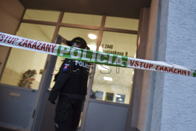 policajti  policajná páska Rovniankova ulica Petržalka dvojnásobná vražda 