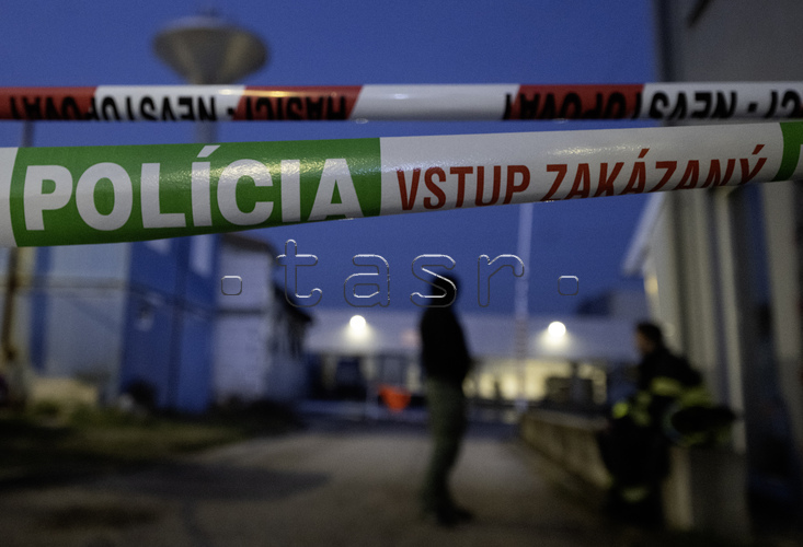 Požiar haly na Opletalovej ulici v bratislavskej Devínskej Novej Vsi 